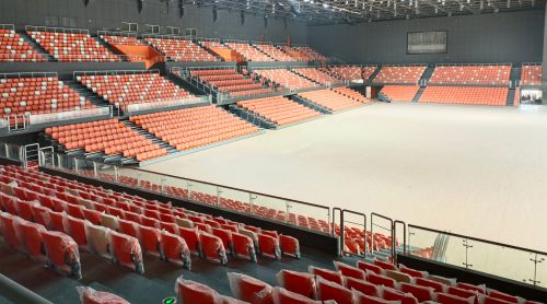 場館座椅的“骨骼”之謎：吹塑 vs 注塑，為何征途座椅選擇氣輔注塑？?